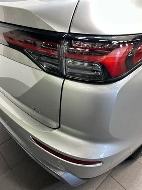 Alloy Silver Metallic 2026 Mitsubishi Outlander SE S-AWC