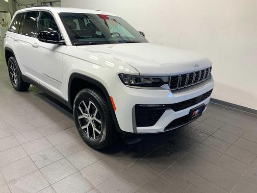 Bright White Clearcoat 2026 Jeep Grand Cherokee Limited