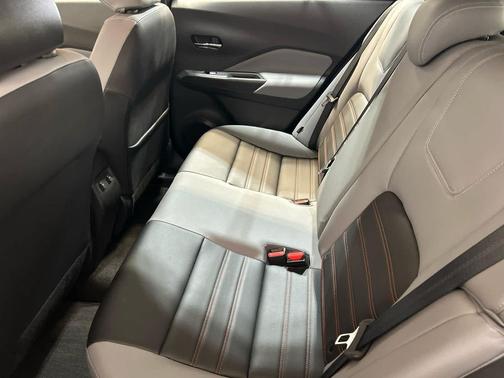 Monarch Orange Metallic/Super Black 2023 Nissan Kicks SR