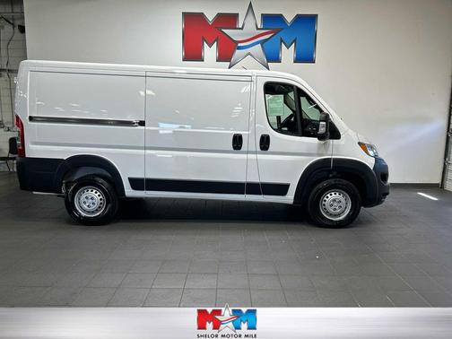 Bright White Clearcoat 2025 RAM ProMaster 2500 Tradesman