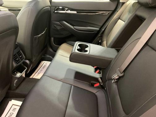 Snow White Pearl 2026 Kia Seltos EX