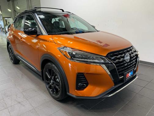 2023 Nissan Kicks SR