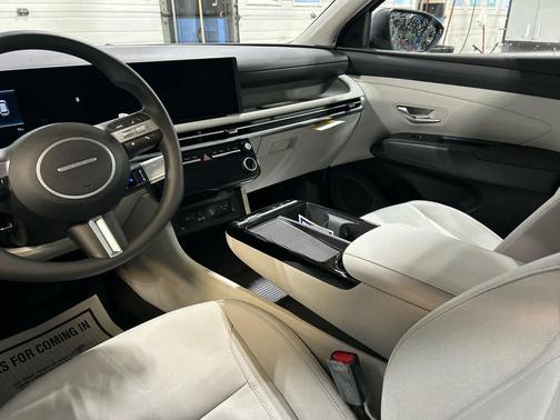 2026 Hyundai TUCSON Hybrid Blue SE