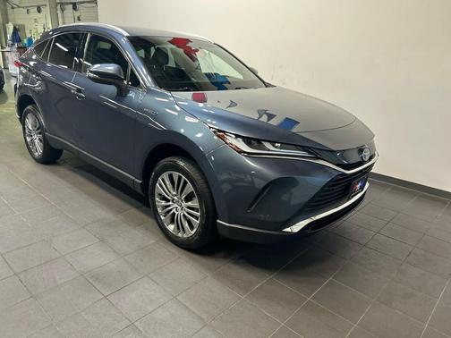 Coastal Gray Metallic 2021 Toyota Venza Limited