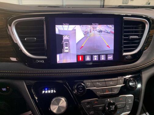 2023 Chrysler Pacifica L