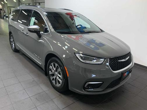 2023 Chrysler Pacifica L