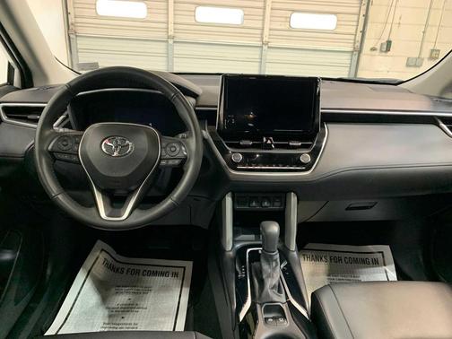 2024 Toyota Corolla Cross XLE