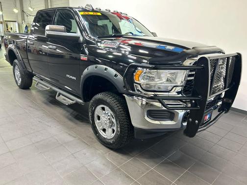 Diamond Black Crystal Pearlcoat 2021 RAM 2500 Tradesman Crew Cab 4x4 6'4' Box