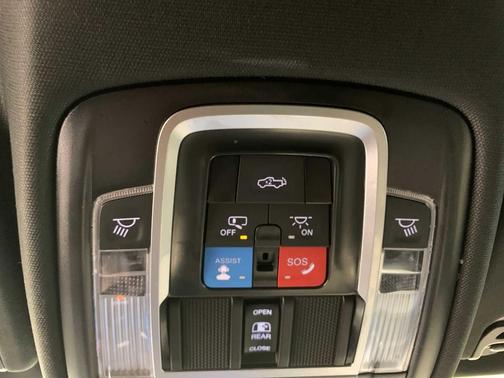 Delmonico Red Pearlcoat 2025 RAM 1500 Laramie