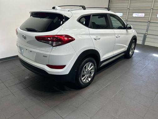 Dazzling White 2018 Hyundai TUCSON SEL