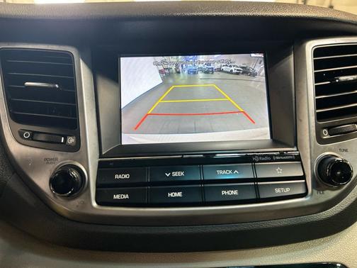 Dazzling White 2018 Hyundai TUCSON SEL