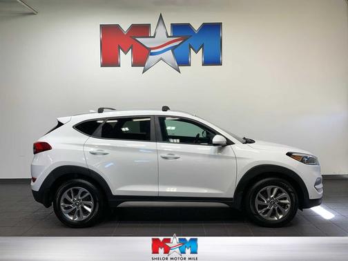 Dazzling White 2018 Hyundai TUCSON SEL