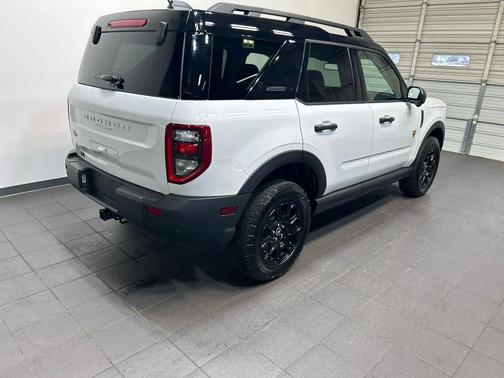 Oxford White 2025 Ford Bronco Sport Badlands
