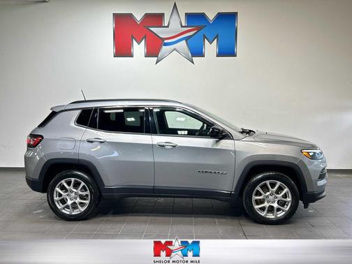 Billet Silver Metallic Clearcoat 2023 Jeep Compass Latitude Lux