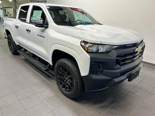 Summit White 2026 Chevrolet Colorado WT