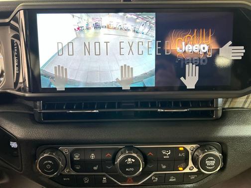 Granite Crystal Metallic Clearcoat 2026 Jeep Wrangler 4-Door 85th Anniversary Edition