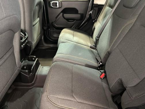 Granite Crystal Metallic Clearcoat 2026 Jeep Wrangler Sport S