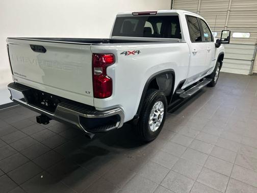Summit White 2025 Chevrolet Silverado 2500 LT