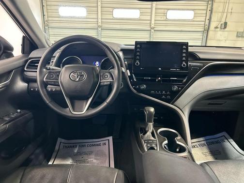 2023 Toyota Camry Hybrid XLE