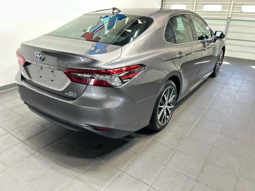 2023 Toyota Camry Hybrid XLE