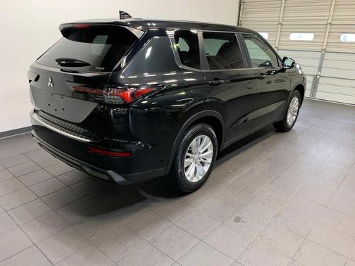 2025 Mitsubishi Outlander ES 2.5 S-AWC