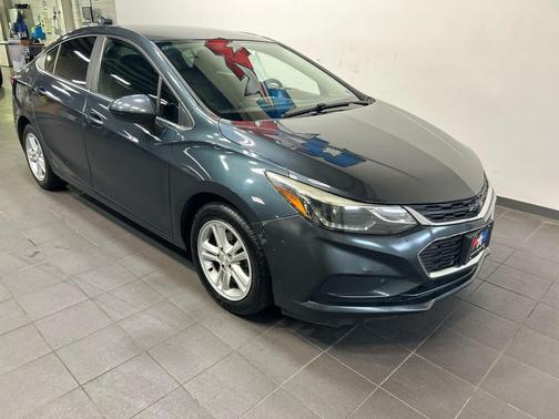 Graphite Metallic 2017 Chevrolet Cruze LT
