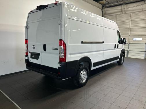 Bright White Clearcoat 2025 RAM ProMaster 2500 Tradesman