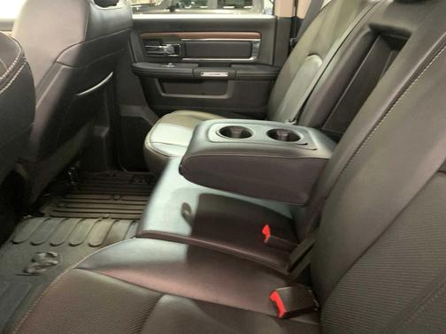 2018 RAM 2500 Laramie Crew Cab 4x4 6'4' Box