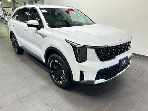 GLACIAL WHITE 2026 Kia Sorento S