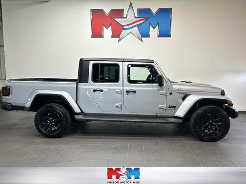 Silver Zynith Clearcoat 2023 Jeep Gladiator Sport S