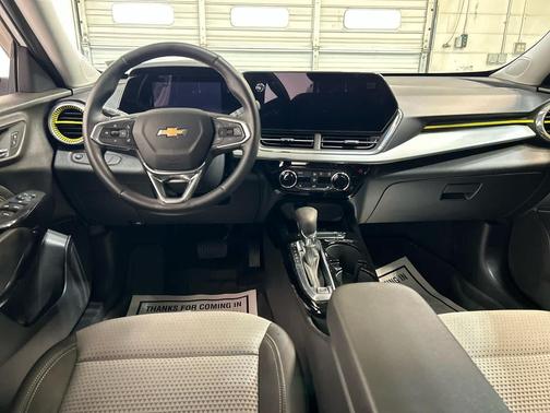 Summit White 2024 Chevrolet Trax LT