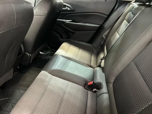 Summit White 2024 Chevrolet Trax LT