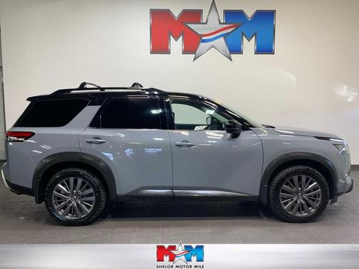 2022 Nissan Pathfinder SL 4WD