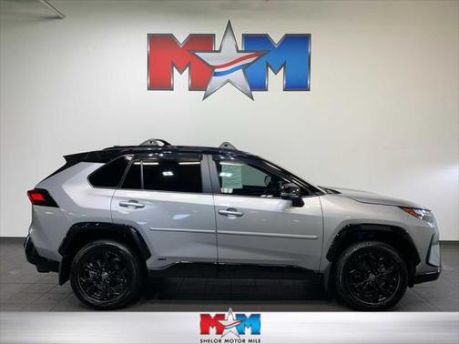 2024 Toyota RAV4 Hybrid SE