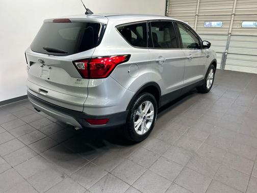 INGOT SILVER METALLIC 2019 Ford Escape SE