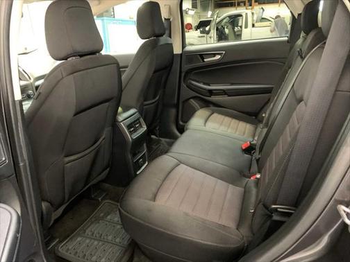 2020 Ford Edge SE