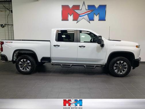 2022 Chevrolet Silverado 2500 Custom