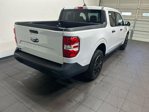 OXFORD WHITE 2022 Ford Maverick XL