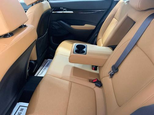 SNOW WHITE 2026 Kia Seltos EX