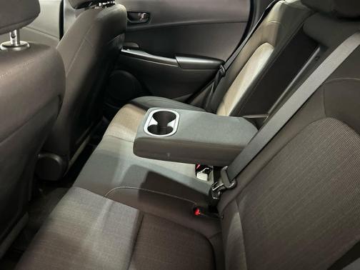 Abyss Black Pearl 2023 Hyundai KONA SEL