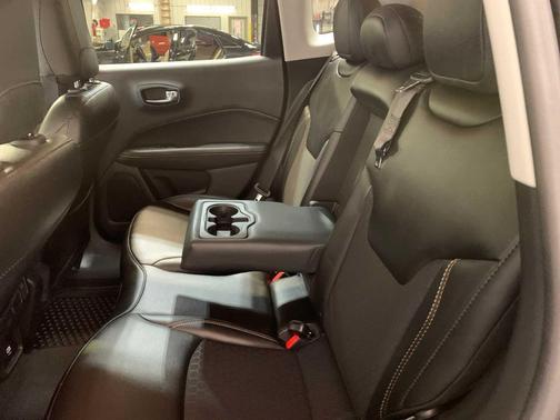 Granite Crystal Metallic Clearcoat 2020 Jeep Compass Latitude
