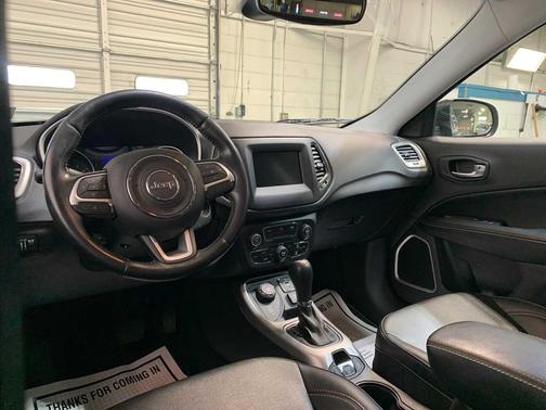 Granite Crystal Metallic Clearcoat 2020 Jeep Compass Latitude