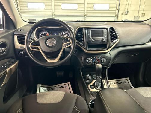 Diamond Black Crystal Pearlcoat 2017 Jeep Cherokee Sport