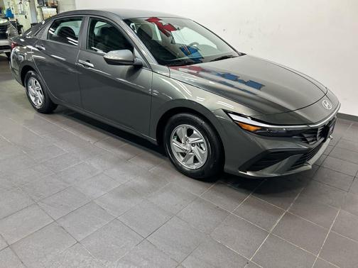 Amazon Gray 2026 Hyundai ELANTRA SE
