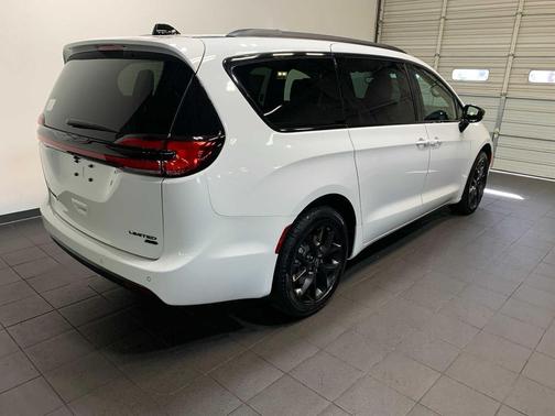 2026 Chrysler Pacifica Limited