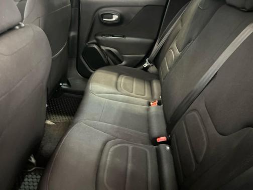 Granite Crystal Metallic Clearcoat 2020 Jeep Renegade Latitude