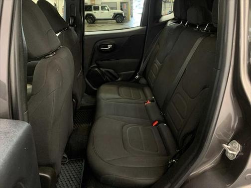 Granite Crystal Metallic Clearcoat 2020 Jeep Renegade Latitude
