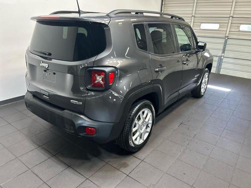 Granite Crystal Metallic Clearcoat 2020 Jeep Renegade Latitude