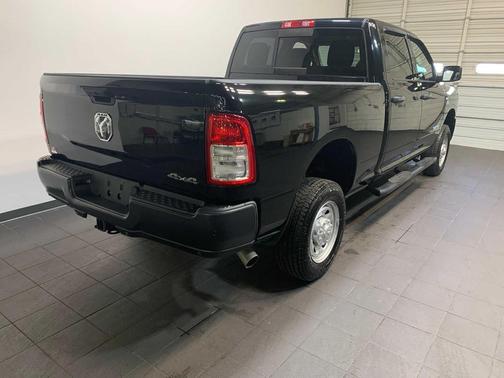 2019 RAM 2500 Tradesman Crew Cab 4x4 6'4' Box