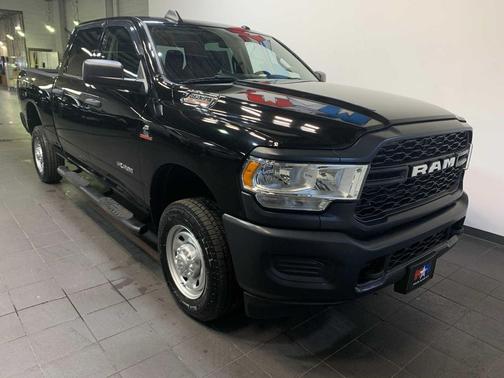 2019 RAM 2500 Tradesman Crew Cab 4x4 6'4' Box